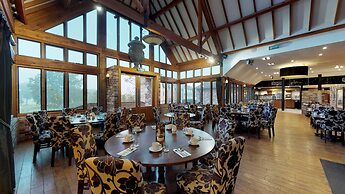 Old Thorns Hotel & Resort