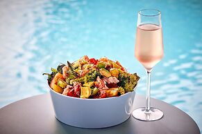 VEA Newport Beach, A Marriott Resort & Spa