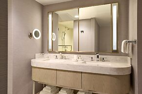 VEA Newport Beach, A Marriott Resort & Spa