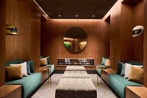 VEA Newport Beach, A Marriott Resort & Spa