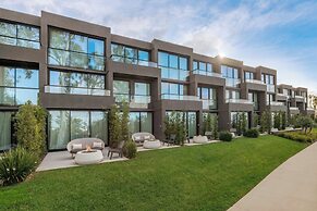 VEA Newport Beach, A Marriott Resort & Spa