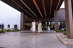 VEA Newport Beach, A Marriott Resort & Spa