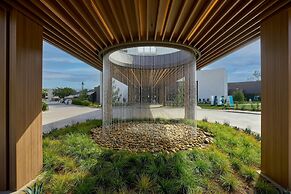 VEA Newport Beach, A Marriott Resort & Spa