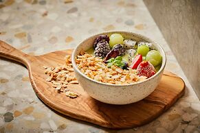 VEA Newport Beach, A Marriott Resort & Spa