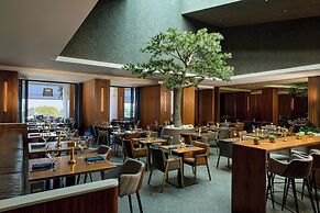 VEA Newport Beach, A Marriott Resort & Spa