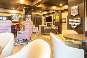 Doubletree Suites by Hilton at The Battery Atlanta