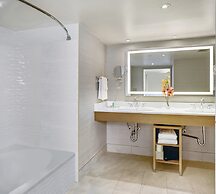 Crowne Plaza Toronto North York by IHG