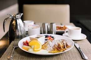 Crowne Plaza Toronto North York by IHG