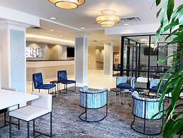 DoubleTree by Hilton Milwaukee Downtown