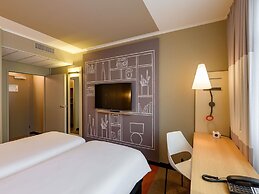 ibis Nuernberg City am Plaerrer