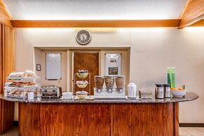Country Inn & Suites by Radisson, Muskegon, MI
