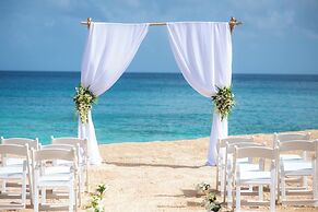 Crystal Cove by Elegant Hotels - All-Inclusive