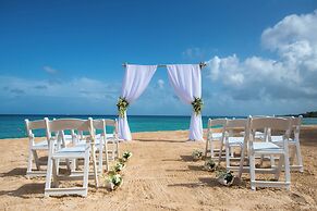 Crystal Cove by Elegant Hotels - All-Inclusive