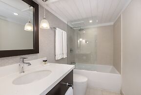 Crystal Cove by Elegant Hotels - All-Inclusive