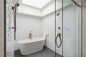 Embassy Suites by Hilton Detroit Troy Auburn Hills