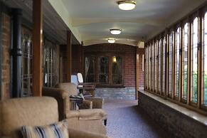 Macdonald Alveston Manor Hotel & Spa