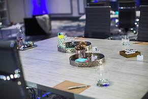 Renaissance Chicago Downtown Hotel