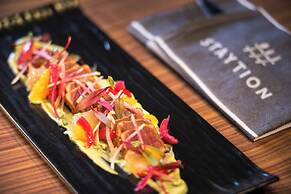 Renaissance Chicago Downtown Hotel