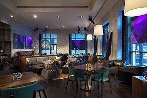 Renaissance Chicago Downtown Hotel