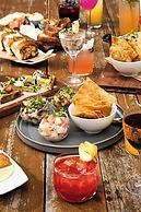 Renaissance Chicago Downtown Hotel