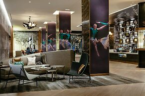 Renaissance Chicago Downtown Hotel