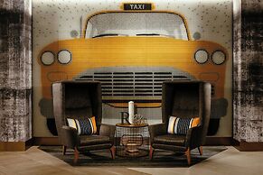 Renaissance Chicago Downtown Hotel