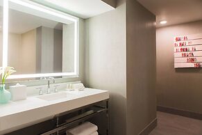 Renaissance Chicago Downtown Hotel