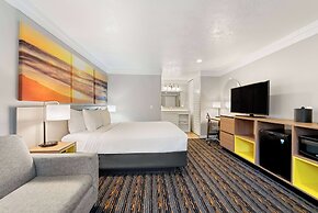Days Inn by Wyndham San Diego Hotel Circle