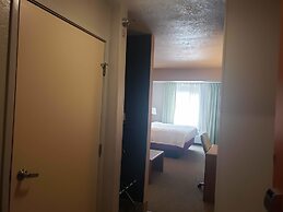Country Inn & Suites by Radisson, Fairview Heights, IL