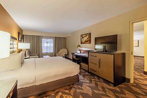 DoubleTree by Hilton Hotel Lawrence