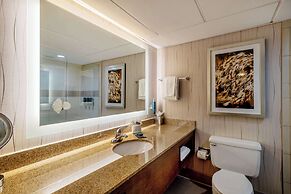 DoubleTree by Hilton Hotel Lawrence