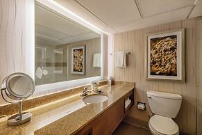 DoubleTree by Hilton Hotel Lawrence