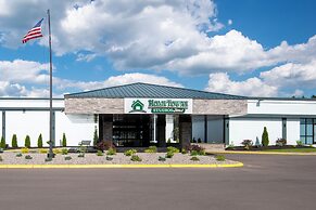 HomeTowne Studios by Red Roof & Conference Center Cortland