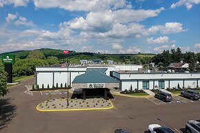 HomeTowne Studios by Red Roof & Conference Center Cortland