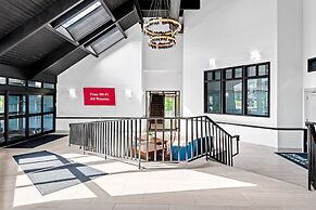 HomeTowne Studios by Red Roof & Conference Center Cortland