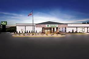 HomeTowne Studios by Red Roof & Conference Center Cortland