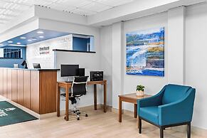 HomeTowne Studios by Red Roof & Conference Center Cortland