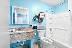 HomeTowne Studios by Red Roof & Conference Center Cortland