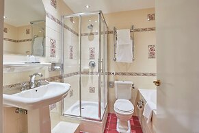 Carlton Ambassador Hotel