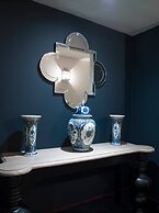 Carlton Ambassador Hotel