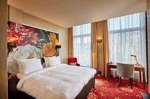 Carlton Ambassador Hotel