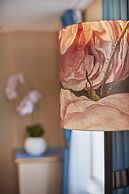 Carlton Ambassador Hotel