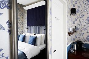 Carlton Ambassador Hotel