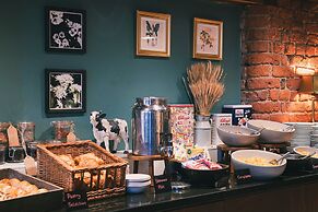 Manchester Marriott Victoria & Albert Hotel