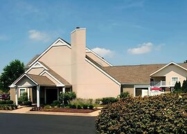 MainStay Suites St. Louis - Galleria