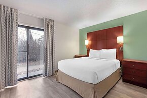MainStay Suites St. Louis - Galleria