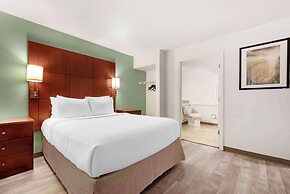 MainStay Suites St. Louis - Galleria