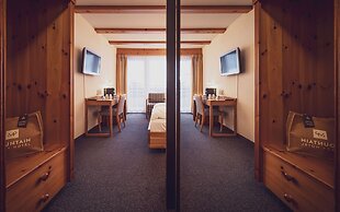 Mountain Plaza Hotel