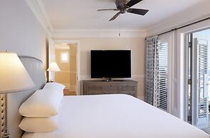 Pier House Resort & Spa