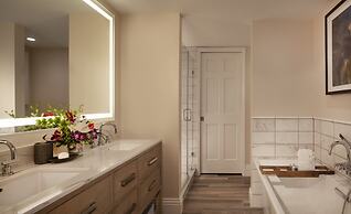 Pier House Resort & Spa